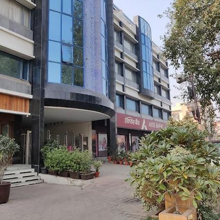 Hotel Crystal Palace Meerut Exterior photo