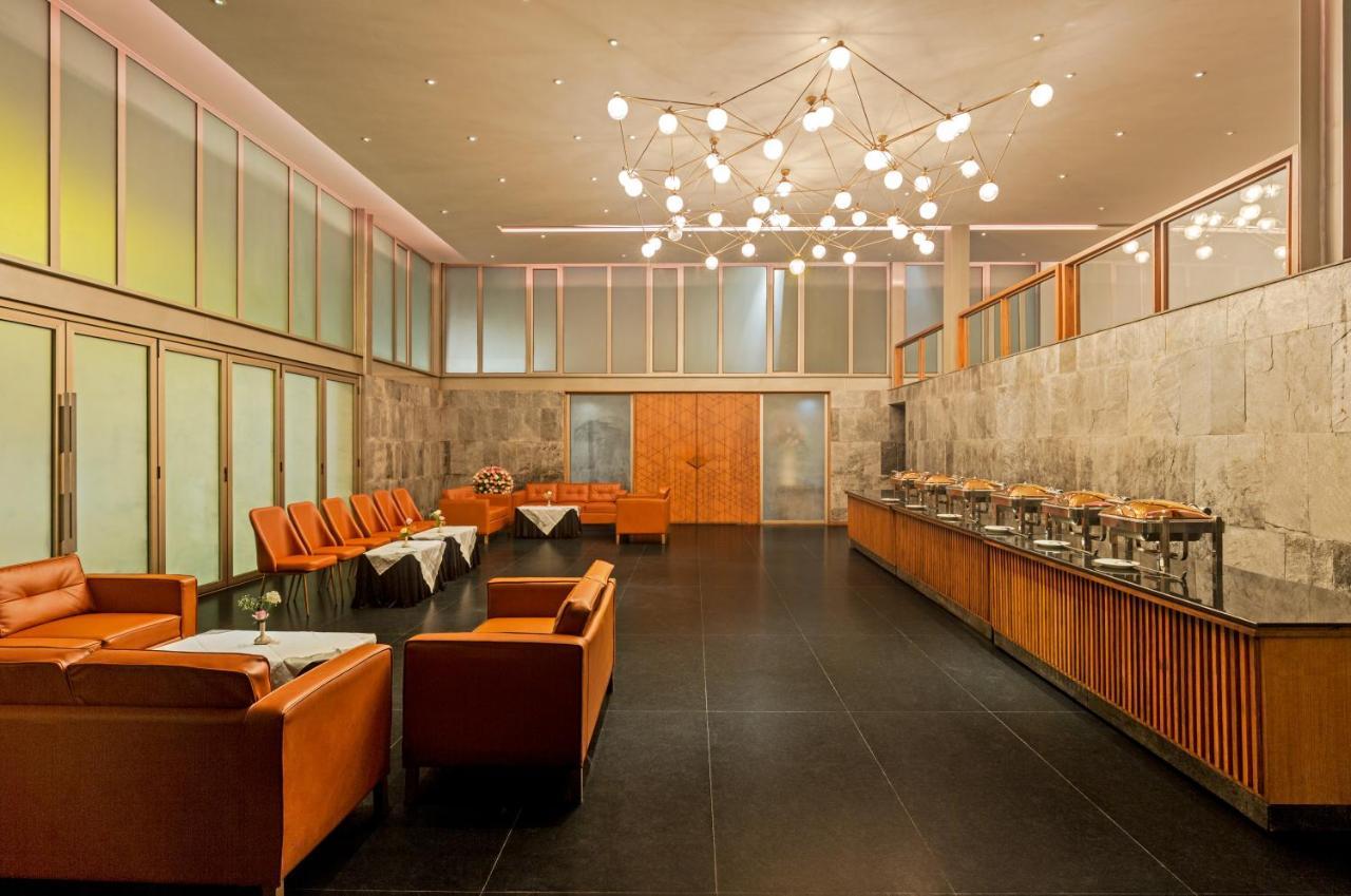 Hotel Crystal Palace Meerut Exterior photo