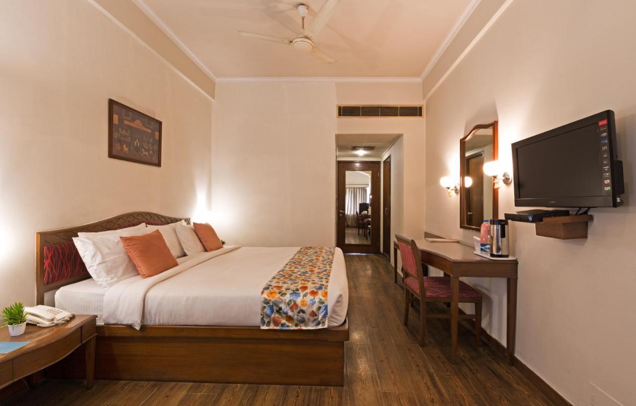 Hotel Crystal Palace Meerut Exterior photo