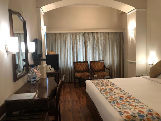 Hotel Crystal Palace Meerut Exterior photo